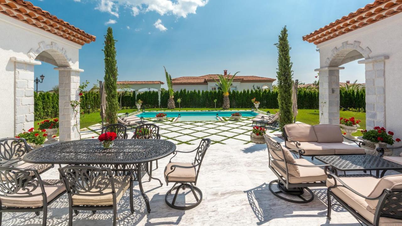 Eden Park Luxury Villas Sunny Beach Ngoại thất bức ảnh